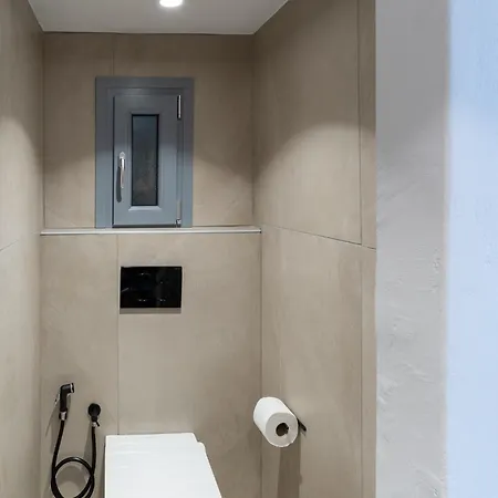 מלון דירות Enalios Sunset 4*